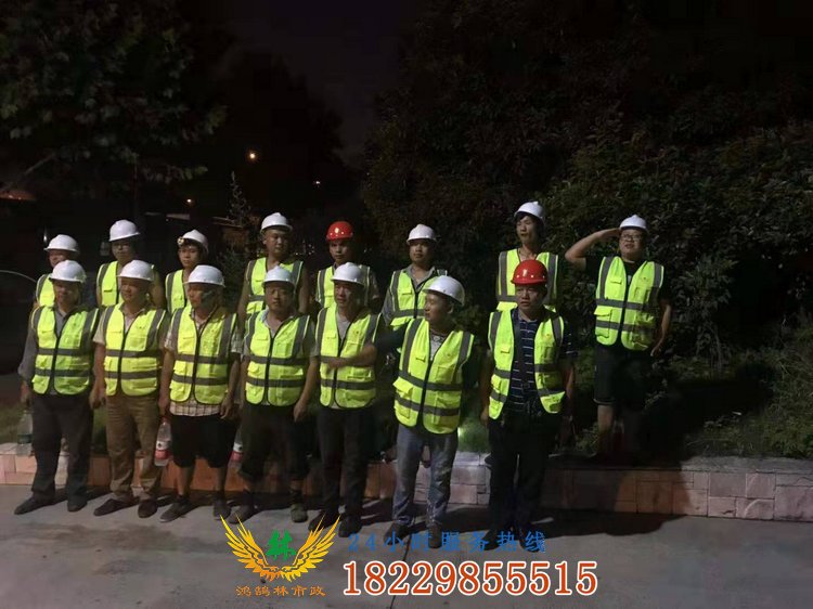 長(zhǎng)沙梅溪湖南園路泵站污水池應(yīng)急清淤